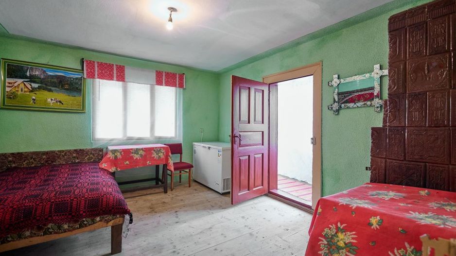  Casa  la munte cu teren generos in Com. Nucsoara, loc. Slatina jud. Arges! - Poză 3