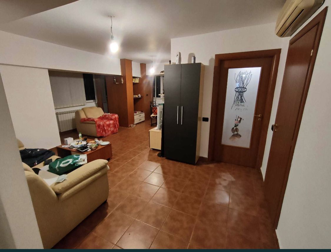 3 camere, zona Dacia, 93 mp, decomandat - Poză 2