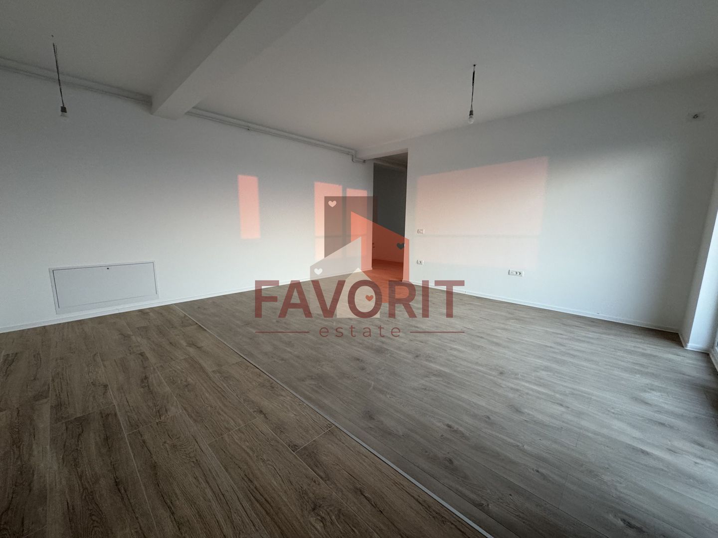 Etaj intermedar.  Decomandat. Cu 2 bai - Poză 5