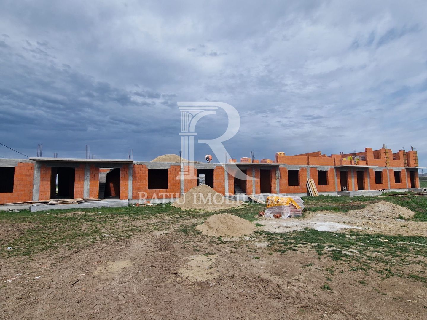 Case cu 4 camere însiruite | Dezmembrare posibila | Santandrei | Bihor - Poză 11