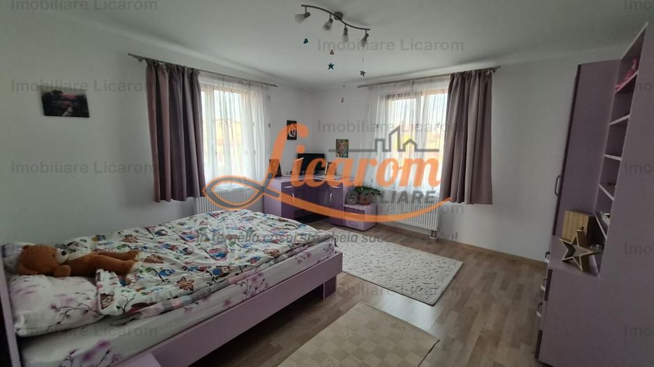 Duplex Sanpetru P+E,5 camere,teren 375 mp,260000 euro - Poză 2