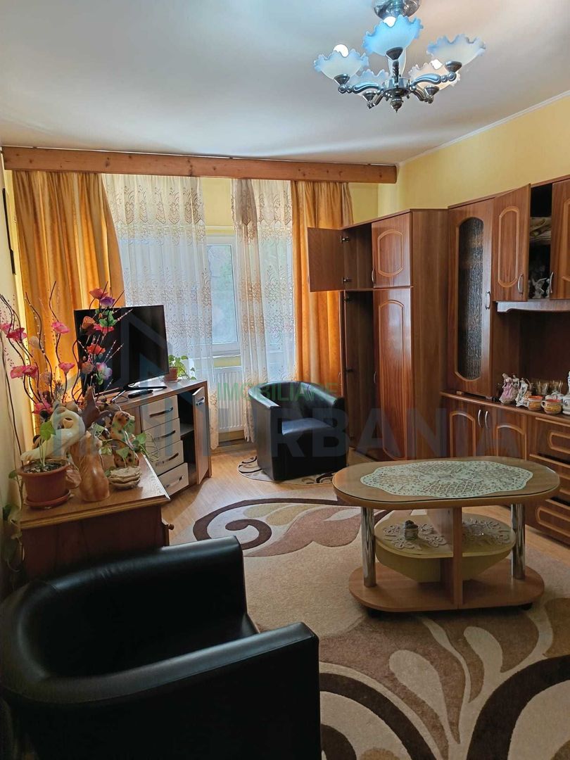 OCAZIE!Vand apart 2 camere D,50mpla Parter CU GRADINA in Galata ap de LIDL - Poză 1