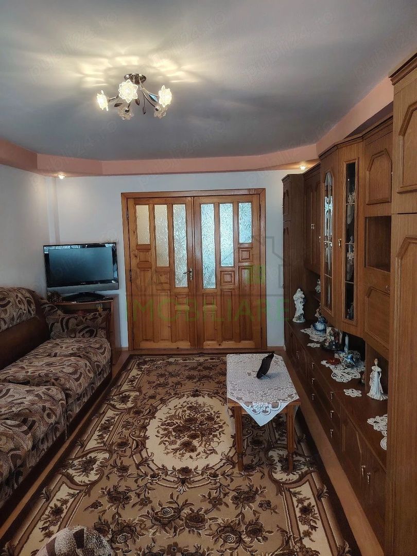 Apartament 3 camere decomandat, etaj 1, 2 balcoane și garaj – Râșnov - Poză 4