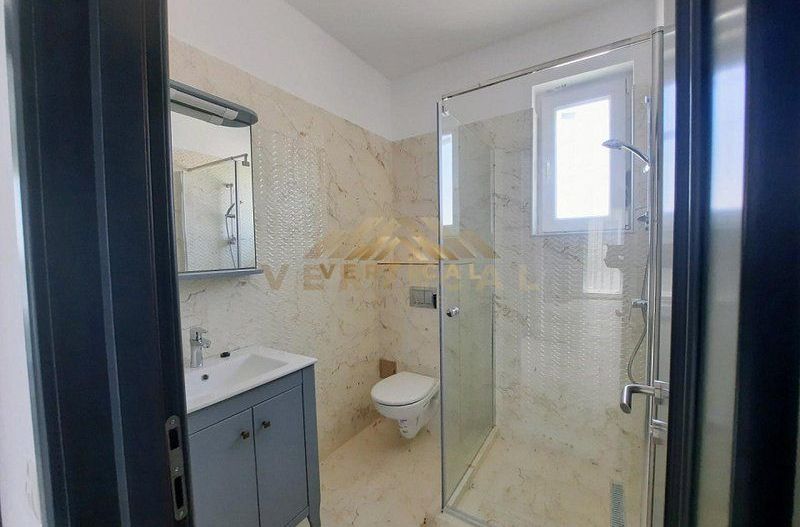 Casa cu panouri fotovoltaice - comuna Berceni - Poză 8