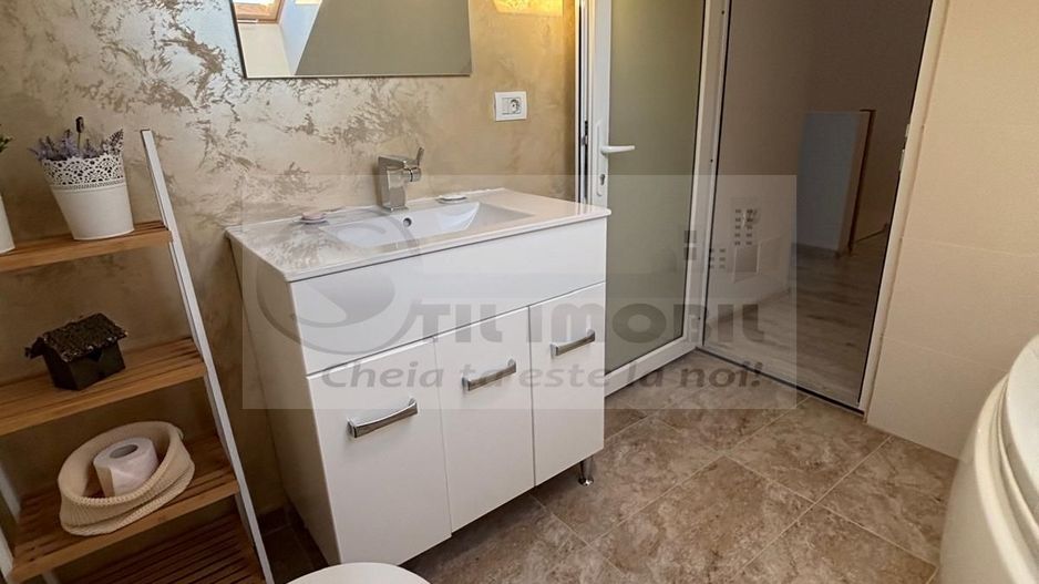 Apartament 4 camere, LUX, Capat CUG- 650 EURO - Poză 18