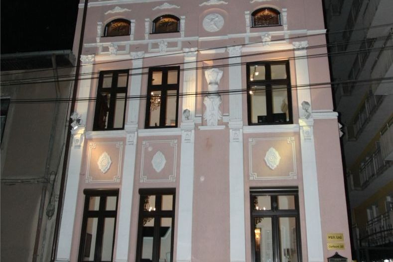 Casa de inchiriat in zona Mosilor |renovata si consolidata recent - Poză 8