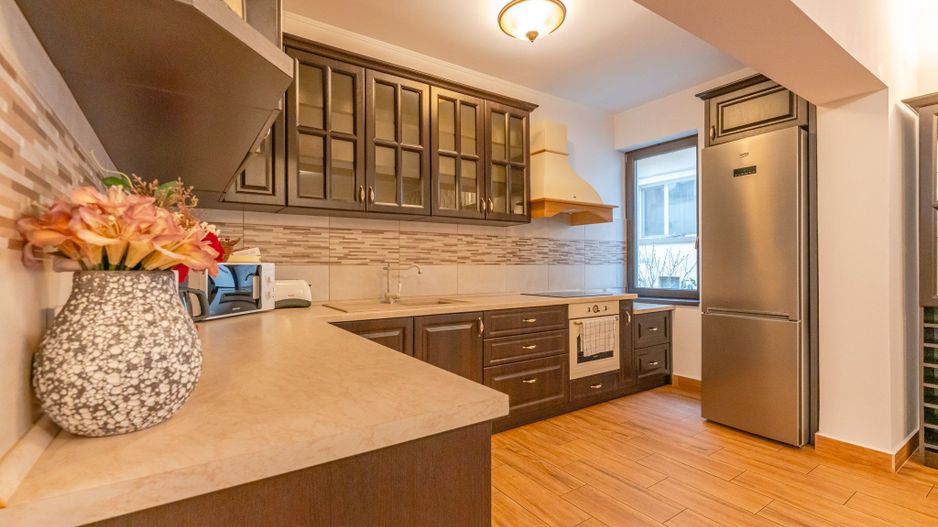 Pensiune Râșnov, 13 camere plus locuință proprietar, zonă Cetate - Poză 7