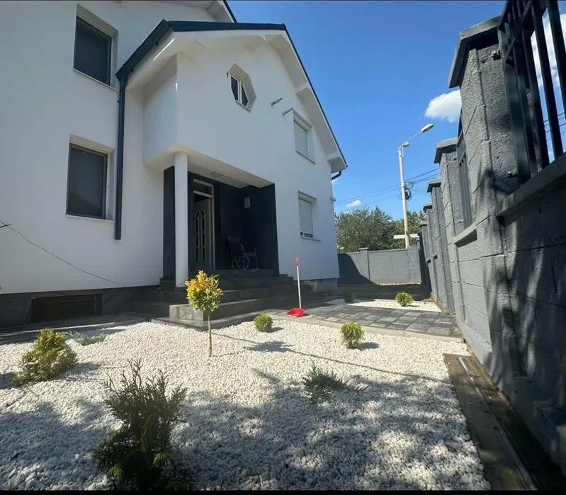 Casa spatioasa cu spatiu de relaxare-zona Blascovici - Poză 3