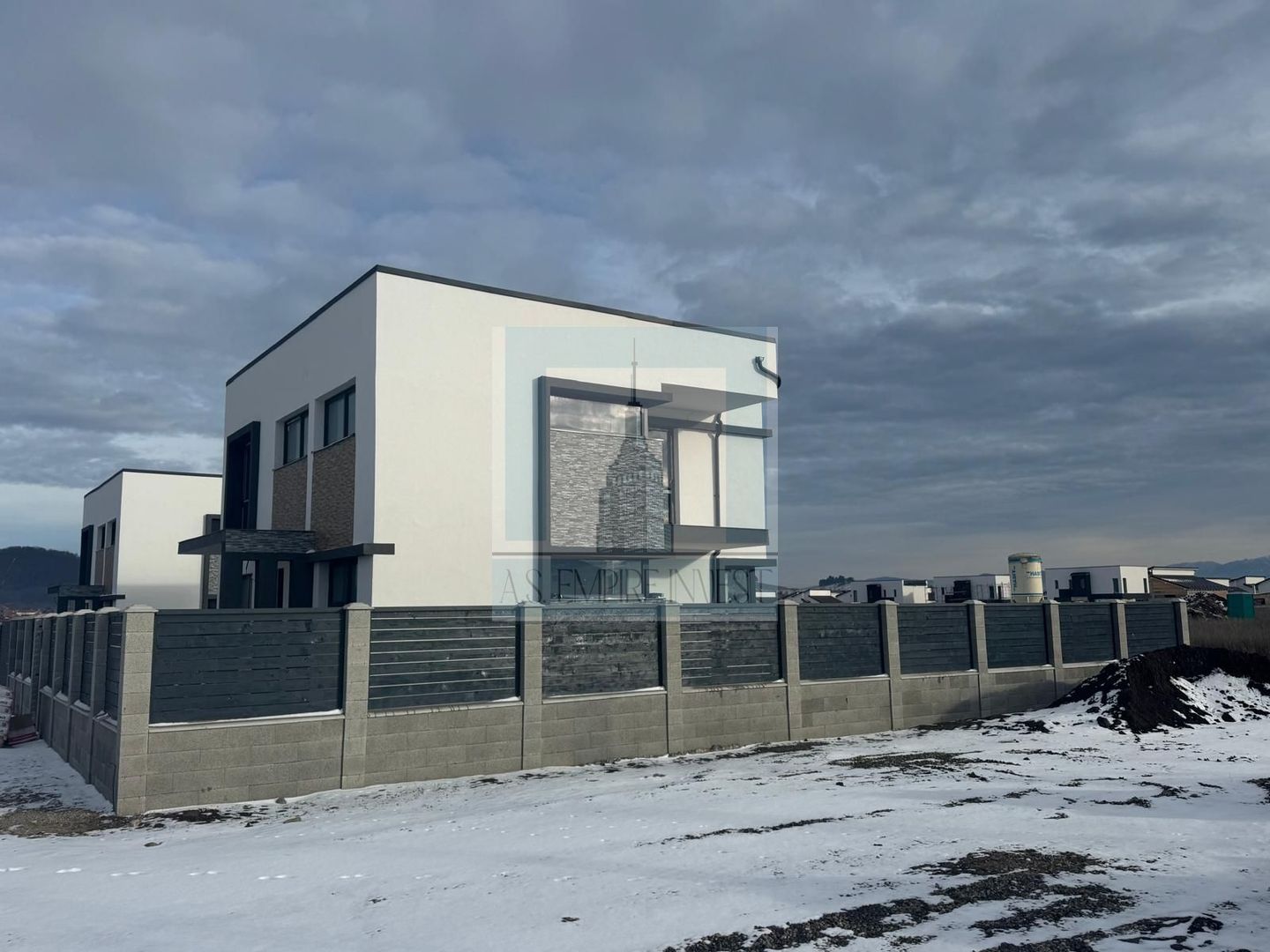 Casa/Villa ,stil Mediteranean, finalizată - zona Primăverii/Sanpetru - Poză 1