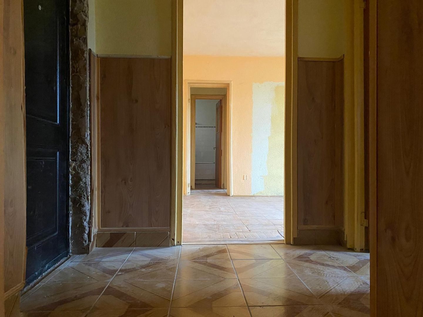 Vanzare apartament cu 3 camere în Micro 6  zonă căutată din Târgoviste - Poză 13