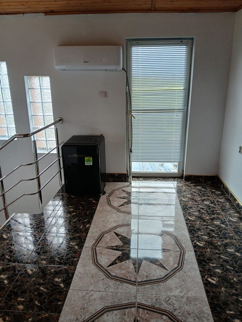 Inchiriez pentru cazare Vila cu 7 camere - Poză 12