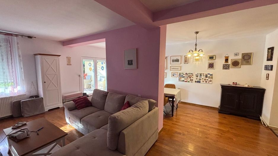 Vila deosebita aproape de padure - Poză 16