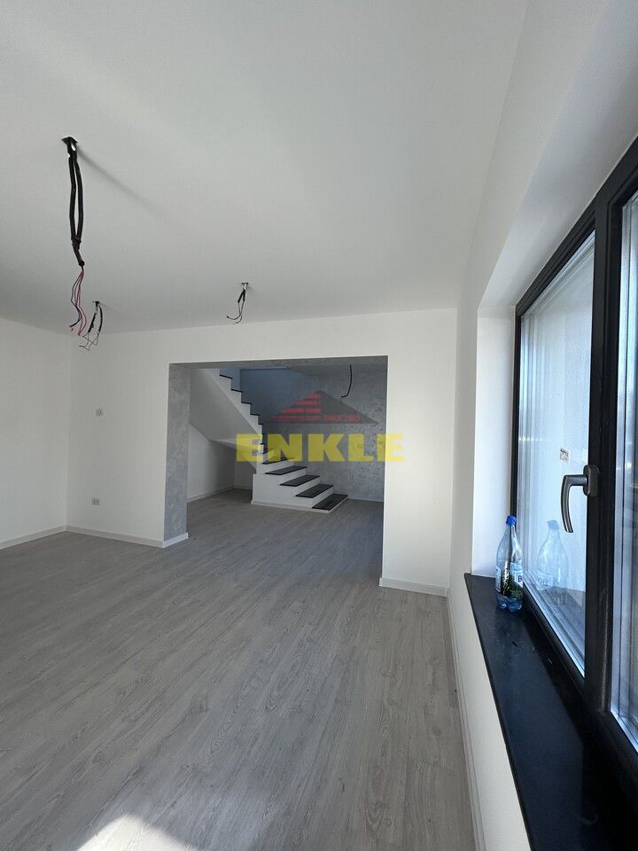 Casa de vanzare, zona Liceul Pedagogic. Pret 225.000€ Negociabil! - Poză 4