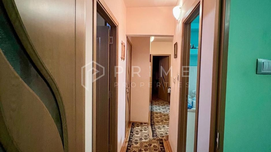 Apartament 3 camere, etaj 1/4, strada Banat, Tudor - Poză 8