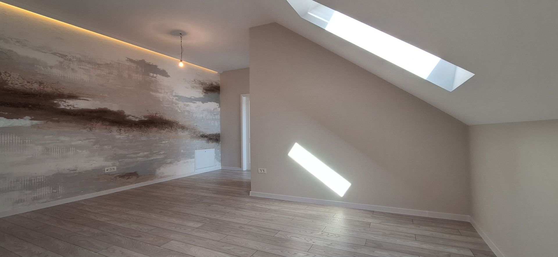 Apartament cu 2 camere si loc de parcare - Poză 4