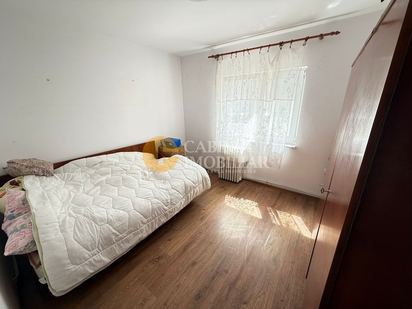 4 Camere Decomandat  - Etaj 1 - Zona Galata/ Biserica Galbena - Poză 3