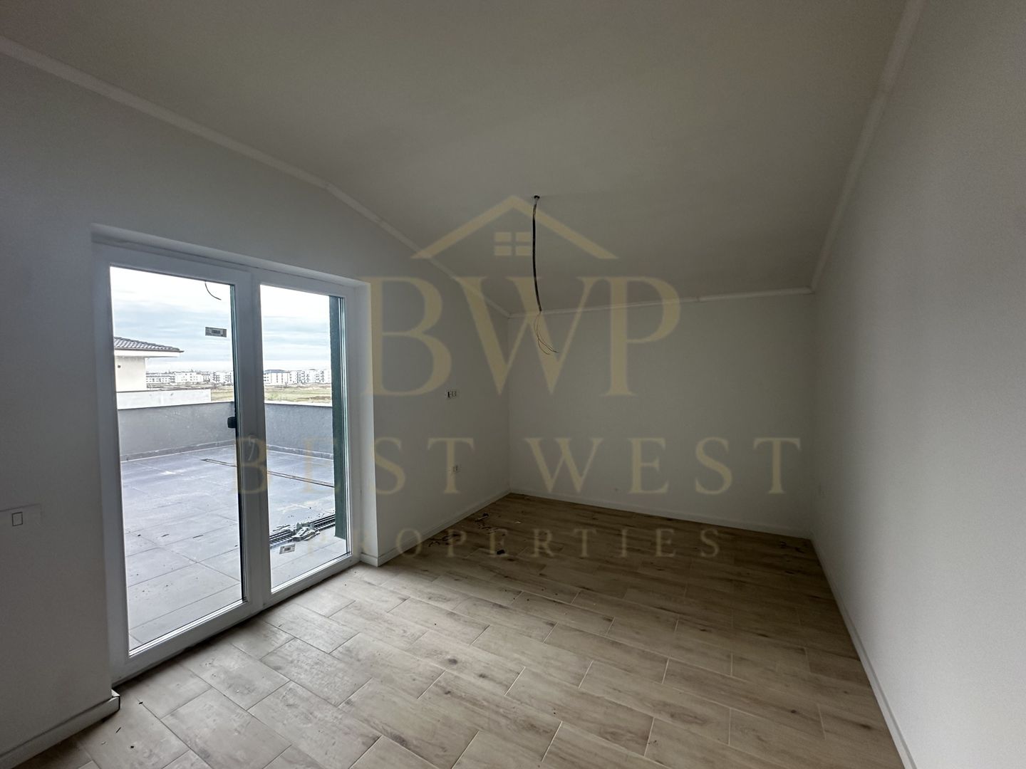 Apartament cu 4 camere, 2 bai, terasă mare, Giroc - Poză 3