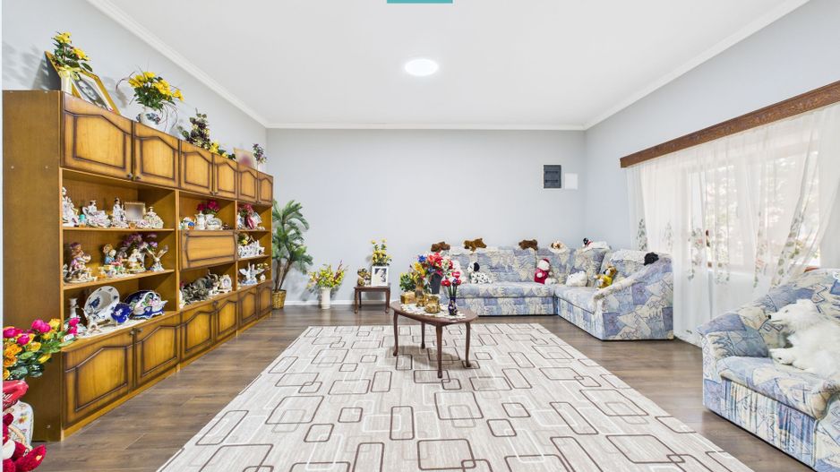 Casă cu 6 camere în Sânicolau Mare Timiș - Poză 6