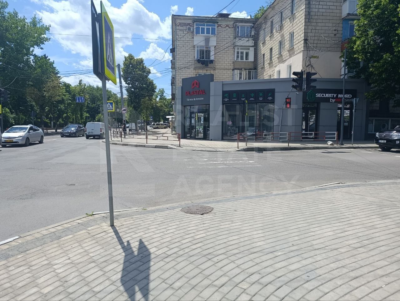 Vânzare, spațiu comercial, 370 mp, str. Mihai Viteazul, Bălți - Poză 1