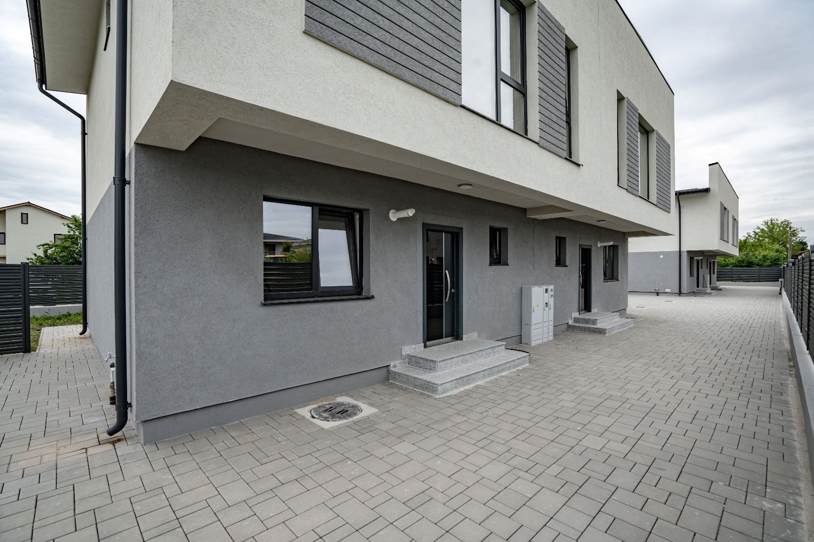 Ultima!!  Vila Otopeni 4 camere TOATE utilitatile - Poză 2