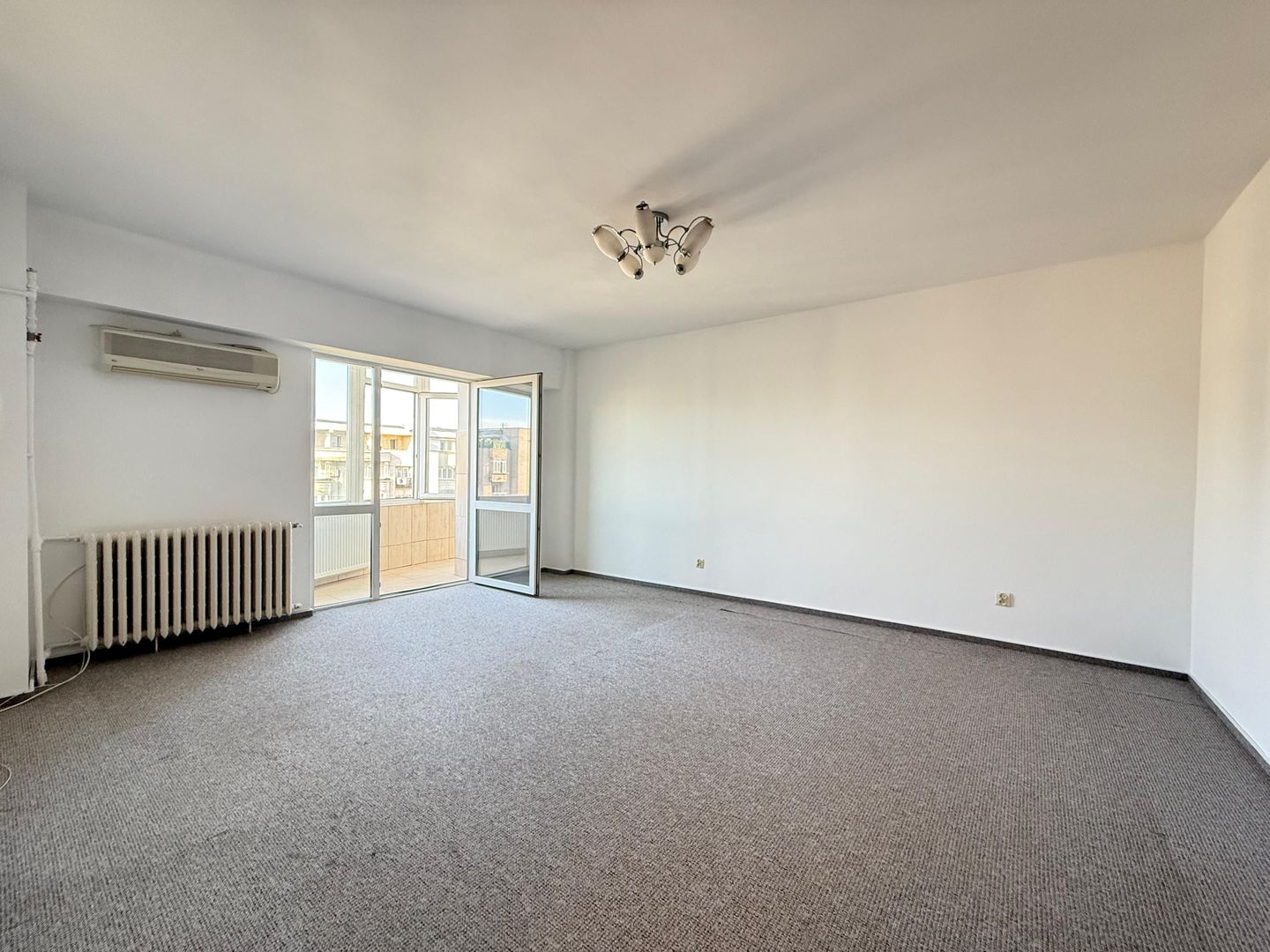 OPORTUNITATEA ULTRACENTRALĂ | APARTAMENT 2 CAMERE LA 450 M DE CENTRUL VECHI | - Poză 4