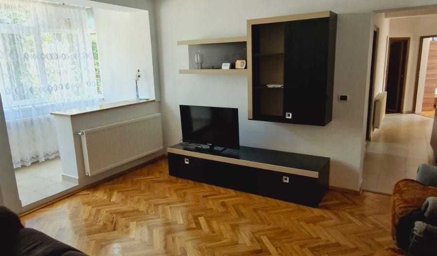 De vânzare apartament 4 camere - Poză 2