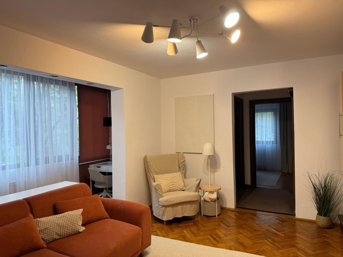 Gh Lazar | 2 camere | Etaj 1  | Centrala Proprie - Poză 1