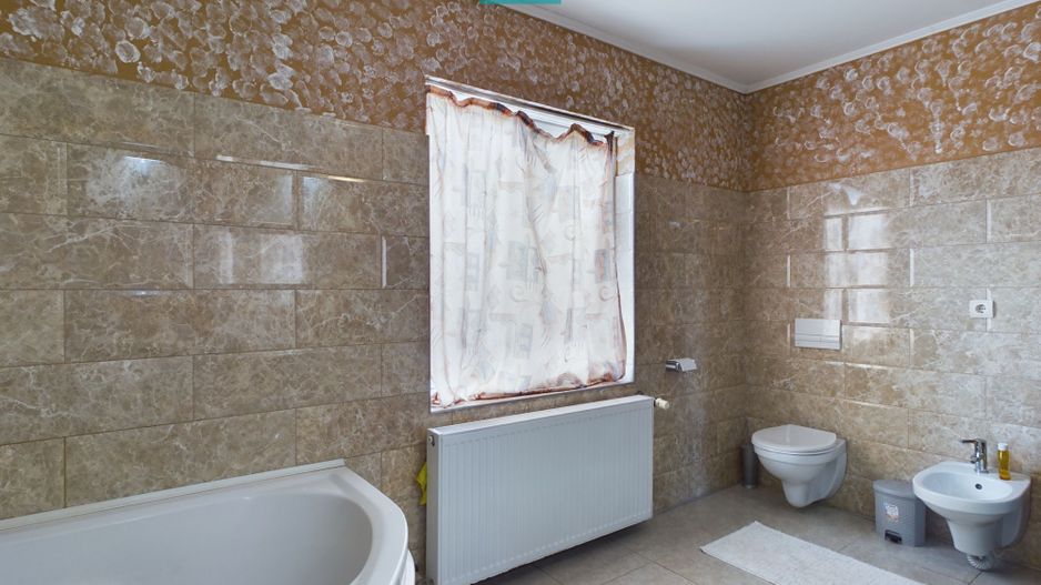 Casă cu 5 camere în Nădlac - Poză 10