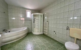 Pensiune cu potențial deosebit, vedere spectaculoasă spre Piatra Craiului - Poză 26