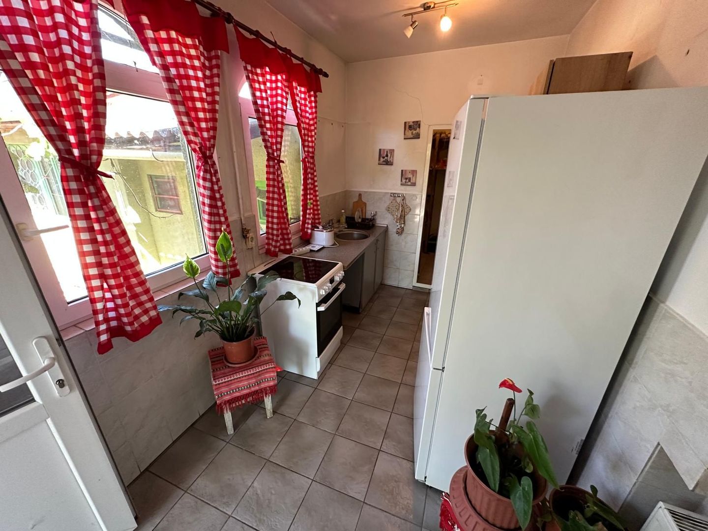 Casa cu teren 1394 mp - Poză 14