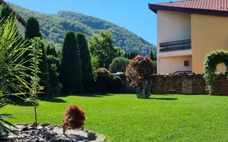 CASA INDIVIDUALA , MODERNA LA POALELE MUNTILOR!! - Poză 15