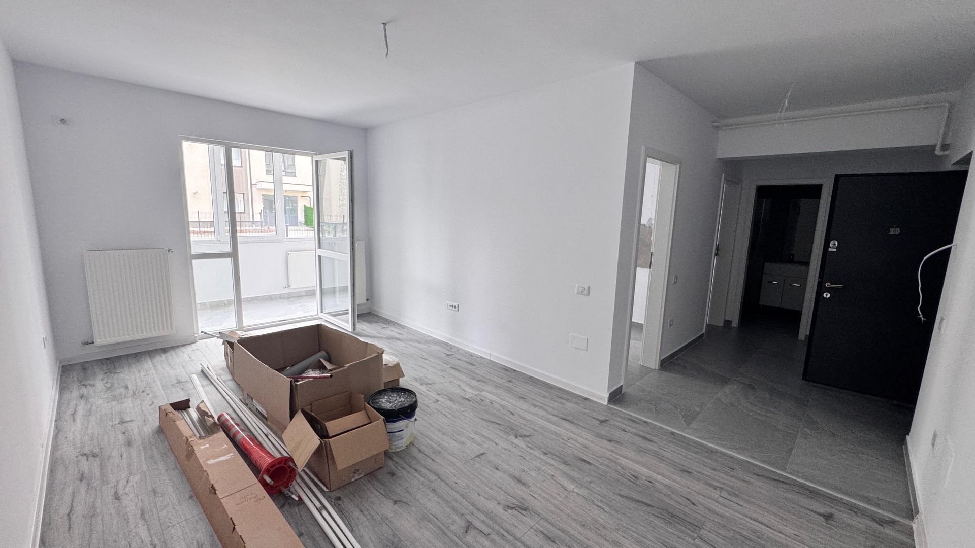 AP. 2 CAMERE - GRADINA PROPRIE, FINALIZAT, PARCARE INCLUSA,COMISION 0% - Poză 3