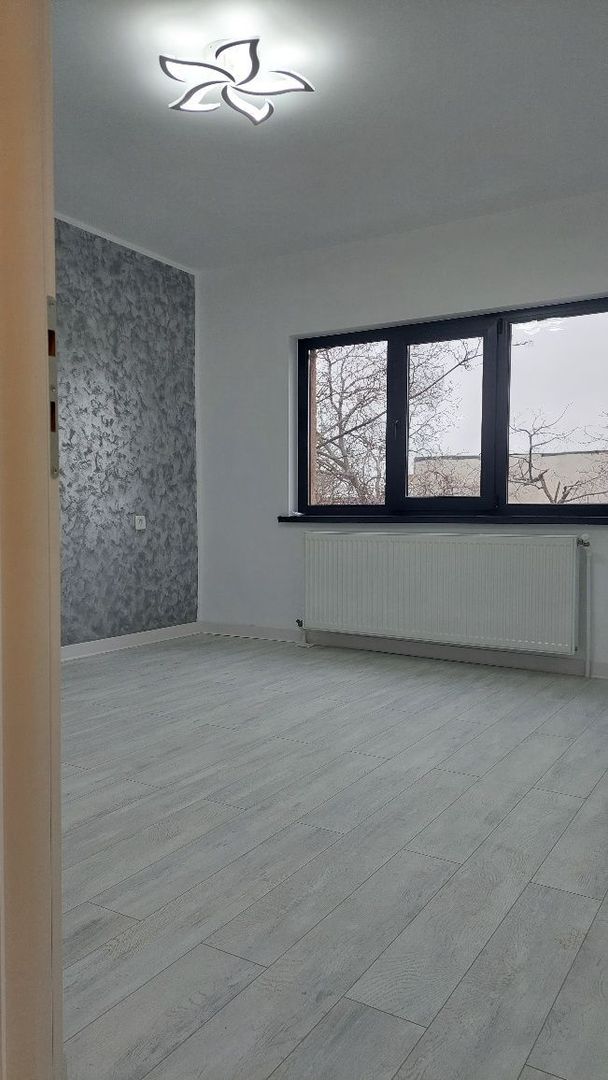 🏡 Apartament 2 camere decomandat, etaj 2, zona Liceu Auto SID V - Poză 3