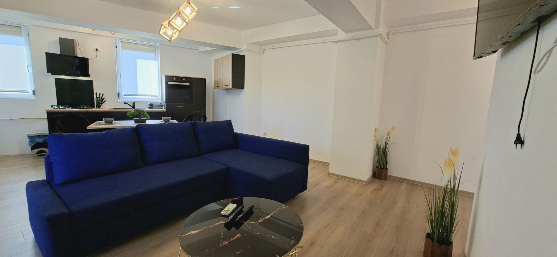 Apartament cu 2 camere si loc de parcare subteran - Poză 3