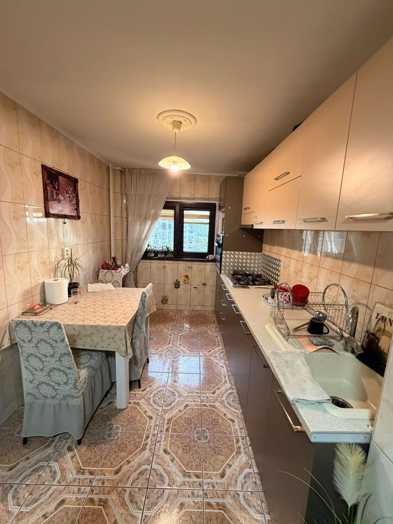 Apartament 4 camere de vanzare Crangasi - Poză 14