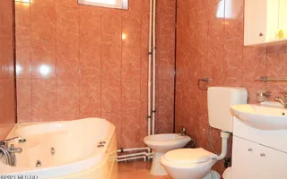 Mamaia Nord - Langa Mare, pensiune la cheie, 11 camere, 9 bai! - Poză 56