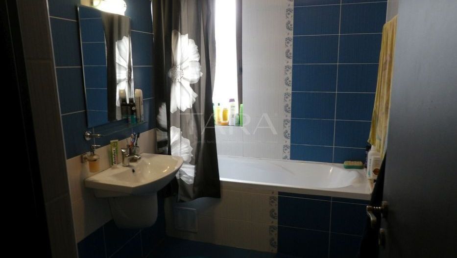 Apartament cu 3 camere de vânzare, Floresti - Poză 6