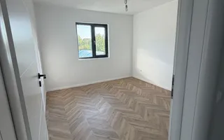 Casa de vânzare în Domnești, strada Ciutaci 5 camere - Poză 11