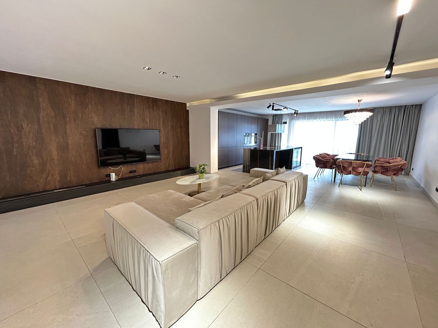 Penthouse Lux 4 camere / Terasa 120mp | Parcare | Domenii Expozitiei - Poză 2