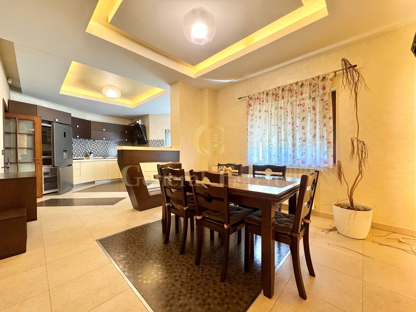 Vînzare Casă în 3 Nivele -Hlincea - 343 m.p. - Poză 11