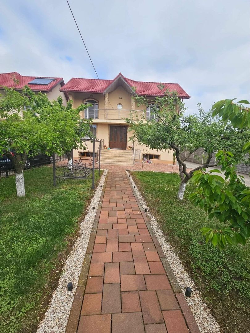 Casă de vânzare | Micești | 250 mp | Teren 800 mp - Poză 1