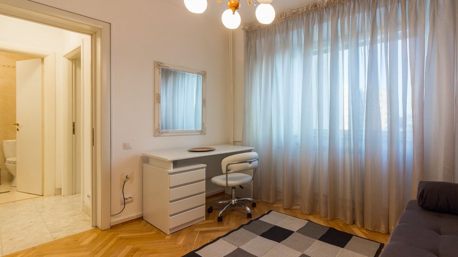 4 Camere de inchiriat, zona Libertății-vedere CASA POPORULUI - Poză 12
