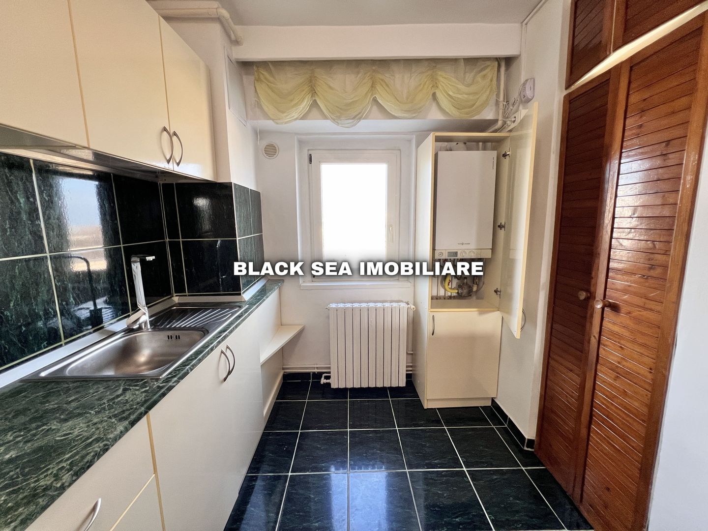 Apartament 3 camere de vanzare - zona Tomis 3 - Gaze / Ocazie Unica - Poză 20