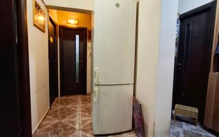 Apartament cu 3 camere, decomandat, zona Vest - Poză 11