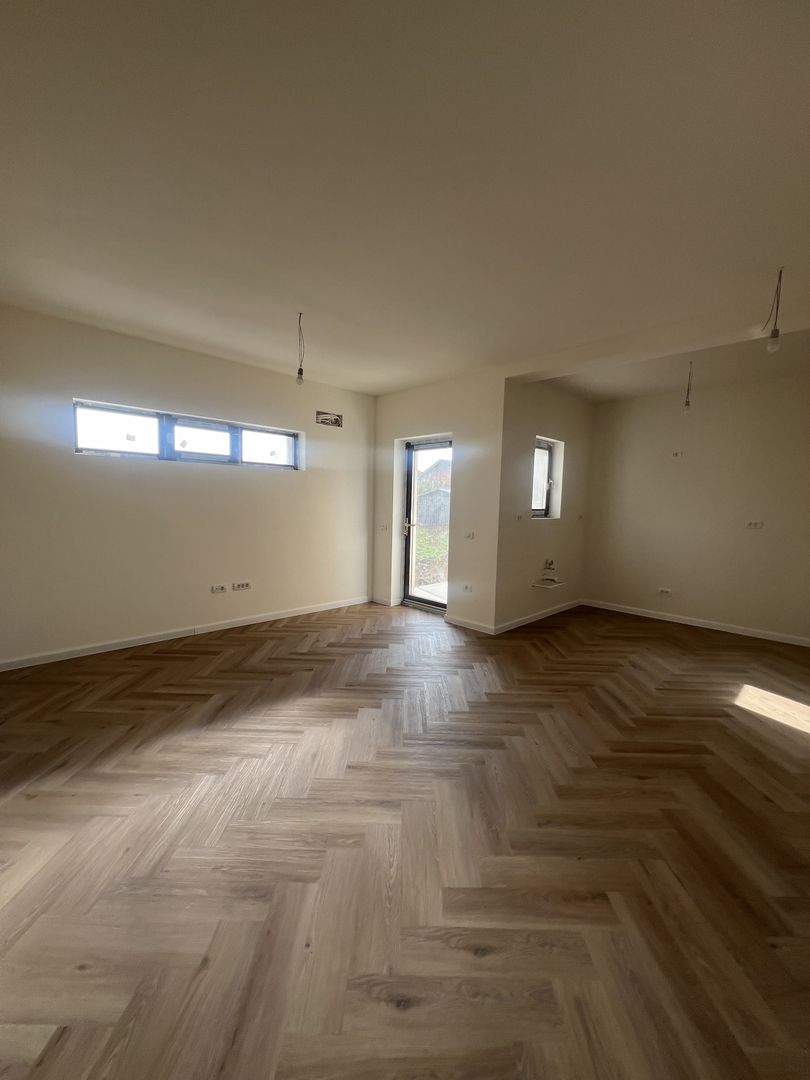 Casa pe parter 3 camere - Poză 3