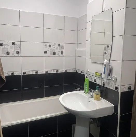 AP. 2 CAMERE DRUMUL TABEREI, BUCATARIE INCHISA, METROU 7 MINUTE - Poză 5