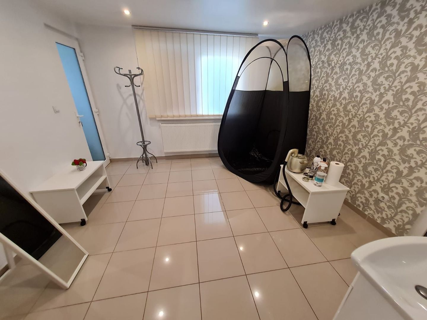 Casă cu teren generos pretabila pentru afacere - Poză 18