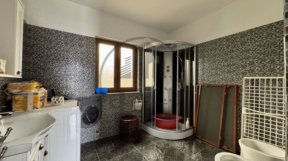 Casă / Vilă de vânzare Poiana Cristei, Vrancea - Poză 9