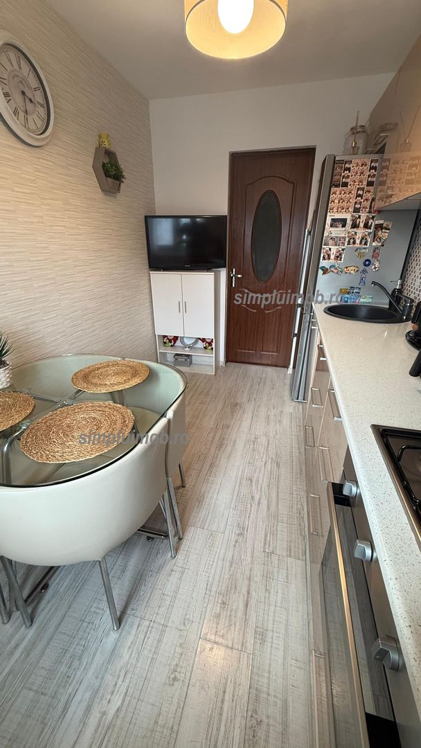 VANDUT! Metrou 1 Decembrie Decomandat Confort 1 57mp - Poză 6