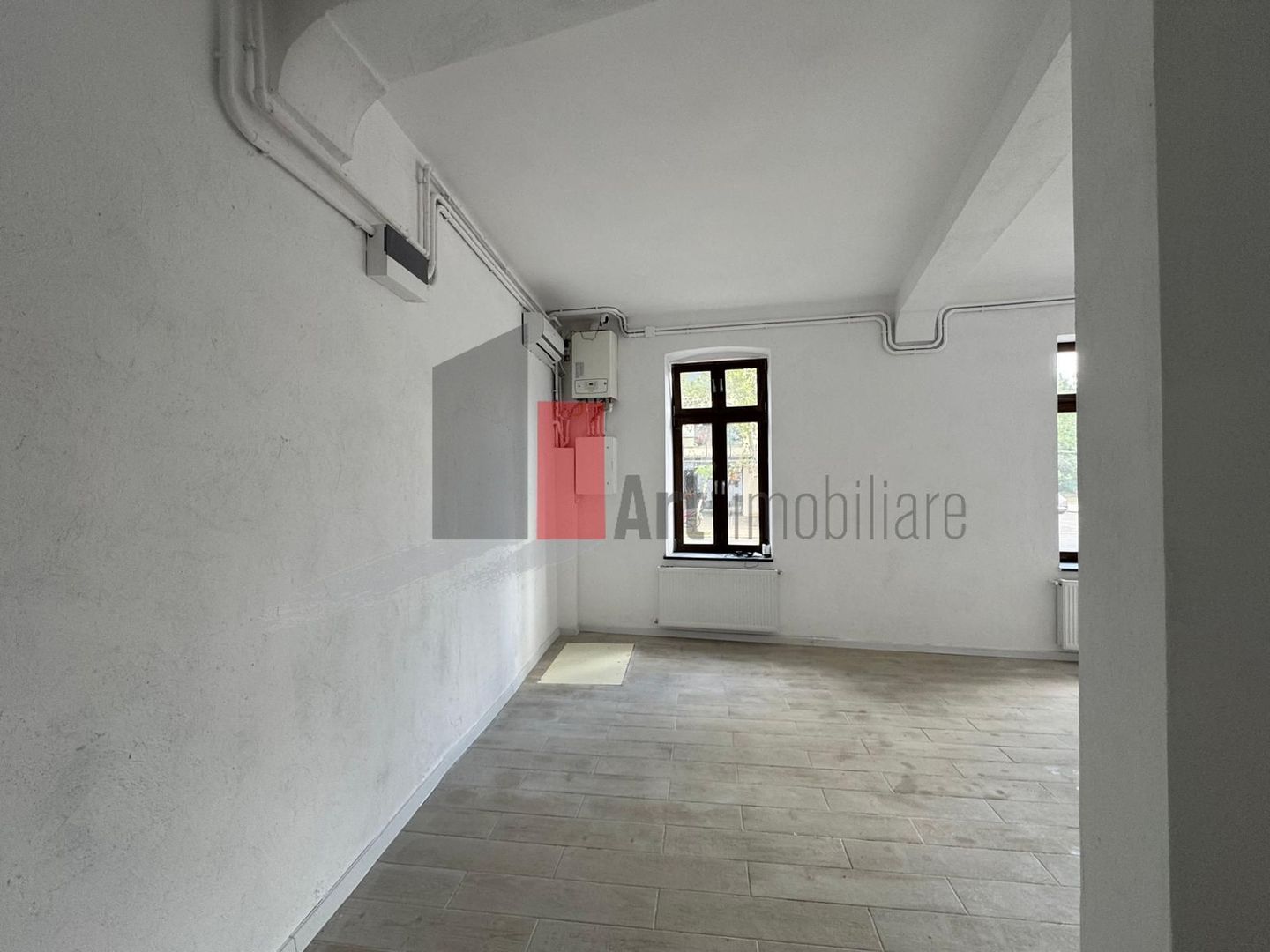 Spatiu de inchiriat in zona Carol (intersectie parc) - Poză 1